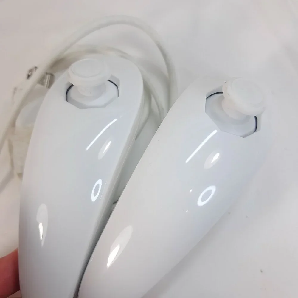 Nintendo Wii Nunchuck set 2 white RVL-004 genuine OEM remote controller‎ lot